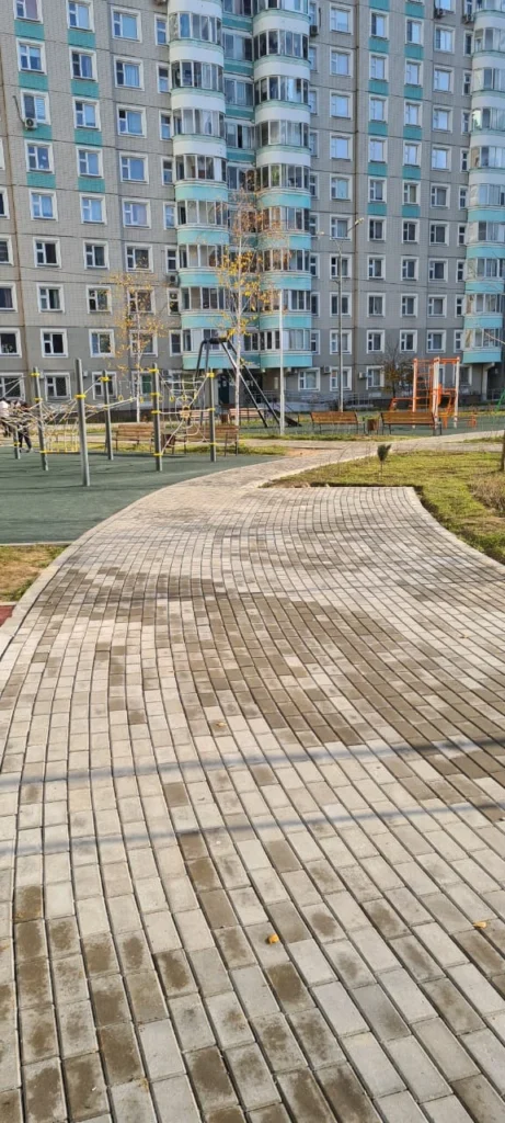 Дворовые дорожки из брусчатки